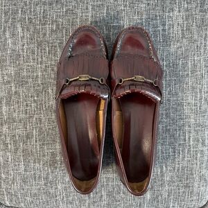 Bass Vintage 1980’s Weejun Loafers. Size 8.5, Excellent condition.
